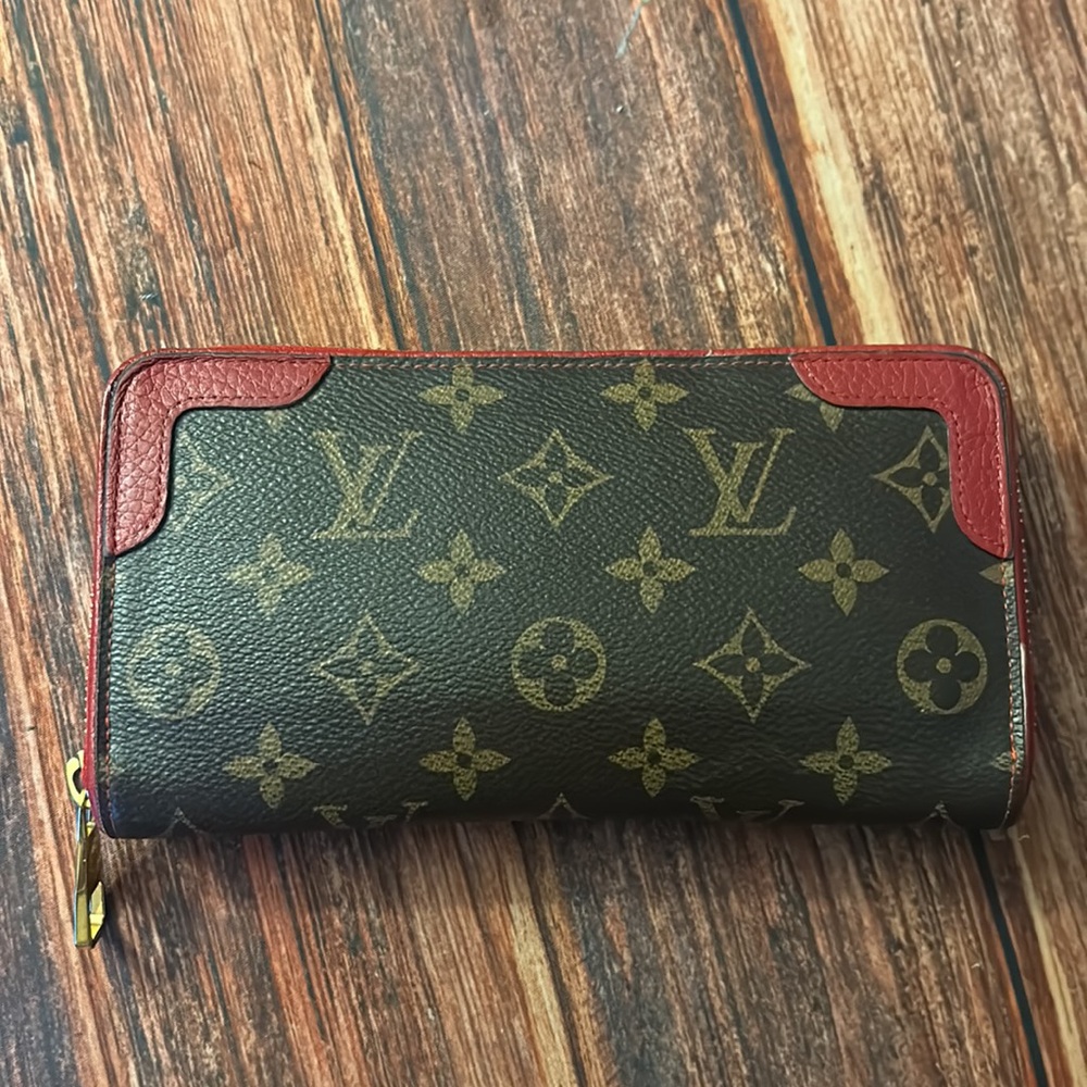 Beautiful Louis Vuitton Wallet Very good condition